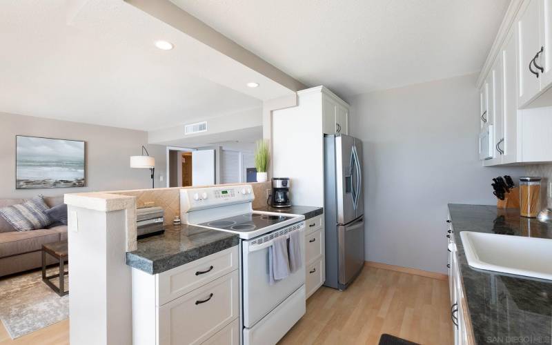 1830 Avenida del Mundo, Coronado, California 92118, 1 Bedroom Bedrooms, ,1 BathroomBathrooms,Residential Rental,For Rent,Avenida del Mundo,220026967