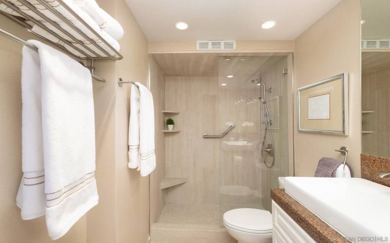 1830 Avenida del Mundo, Coronado, California 92118, 1 Bedroom Bedrooms, ,1 BathroomBathrooms,Residential Rental,For Rent,Avenida del Mundo,220026967