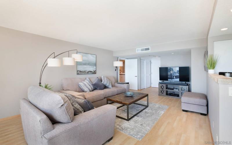 1830 Avenida del Mundo, Coronado, California 92118, 1 Bedroom Bedrooms, ,1 BathroomBathrooms,Residential Rental,For Rent,Avenida del Mundo,220026967