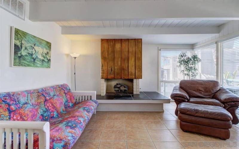 717 Ensenada Court, Pacific Beach, California 92109, 4 Bedrooms Bedrooms, ,3 BathroomsBathrooms,Residential Rental,For Rent,Ensenada Court,230005570