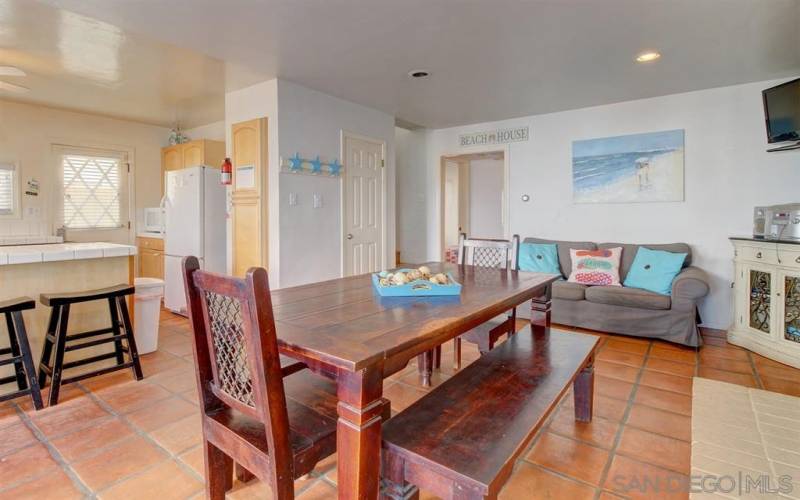717 Ensenada Court, Pacific Beach, California 92109, 4 Bedrooms Bedrooms, ,3 BathroomsBathrooms,Residential Rental,For Rent,Ensenada Court,230005570