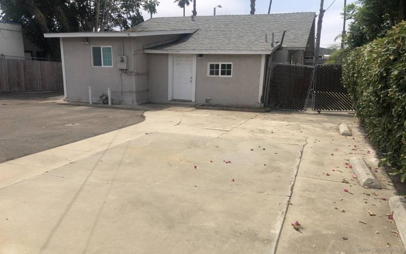 618 Coast Hwy, Oceanside, California 92054, 1 Bedroom Bedrooms, ,Commercial-res Income,For Sale,Coast Hwy,230011402
