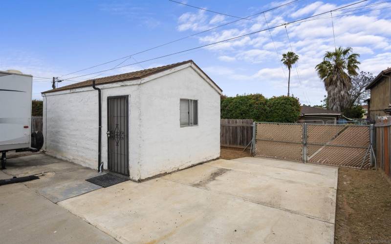 753 13Th St, Imperial Beach, California 91932, 2 Bedrooms Bedrooms, ,1 BathroomBathrooms,Residential,For Sale,13Th St,230010651