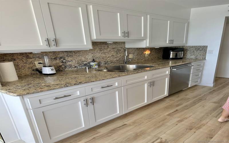 1750 Avenida Del Mundo, Coronado, California 92118, 2 Bedrooms Bedrooms, ,2 BathroomsBathrooms,Residential Rental,For Rent,Avenida Del Mundo,230016513