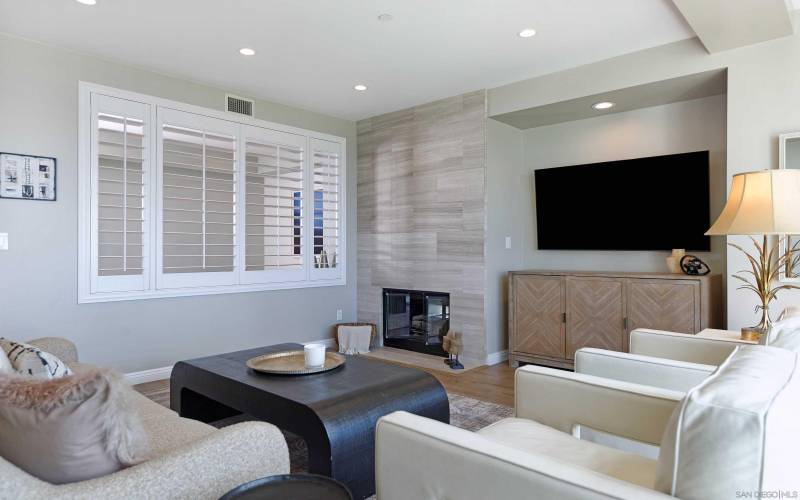 5430 La Jolla Boulevard, La Jolla, California 92037, 2 Bedrooms Bedrooms, ,2 BathroomsBathrooms,Residential Rental,For Rent,La Jolla Boulevard,230016884