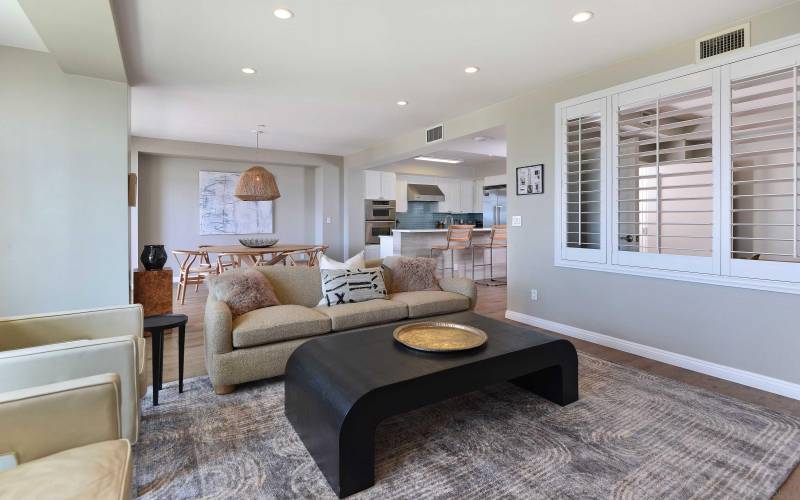 5430 La Jolla Boulevard, La Jolla, California 92037, 2 Bedrooms Bedrooms, ,2 BathroomsBathrooms,Residential Rental,For Rent,La Jolla Boulevard,230016884