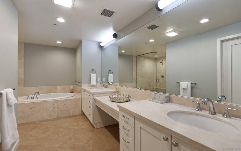 5430 La Jolla Boulevard, La Jolla, California 92037, 2 Bedrooms Bedrooms, ,2 BathroomsBathrooms,Residential Rental,For Rent,La Jolla Boulevard,230016884