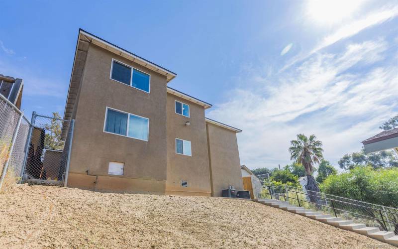 3677 Swift Ave, San Diego, California 92104, 3 Bedrooms Bedrooms, ,2-4 Units,For Sale,Swift Ave,230020688