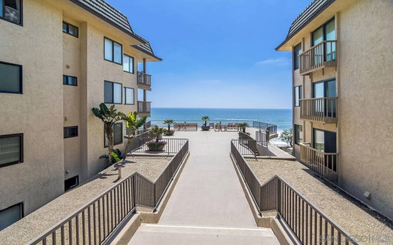833 Beachfront Drive, Solana Beach, California 92075, 1 Bedroom Bedrooms, ,2 BathroomsBathrooms,Residential Rental,For Rent,Beachfront Drive,230021497
