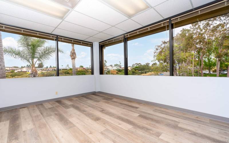 6390 Greenwich Drive, San Diego, California 92122, 1 Bedroom Bedrooms, ,Commercial-off/rtl/ind,For Sale,Greenwich Drive,230021904