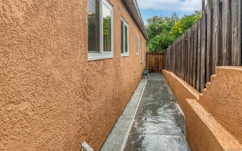 5892 Adelaide Ave, San Diego, California 92115, 3 Bedrooms Bedrooms, ,2 BathroomsBathrooms,Residential,For Sale,Adelaide Ave,230022560