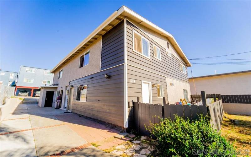 810 Acacia Ave, Oceanside, California 92058, 1 Bedroom Bedrooms, ,2-4 Units,For Sale,Acacia Ave,190054648