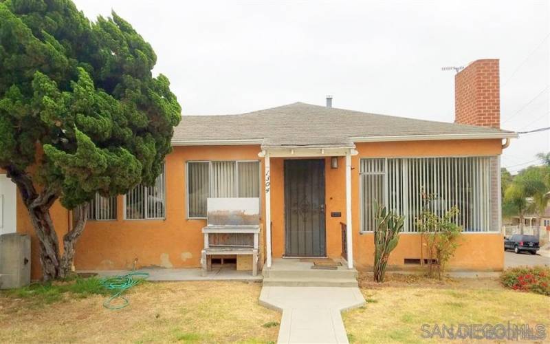 1304 4th St, National City, California 91950, 1 Bedroom Bedrooms, ,2-4 Units,For Sale,4th St,190050732